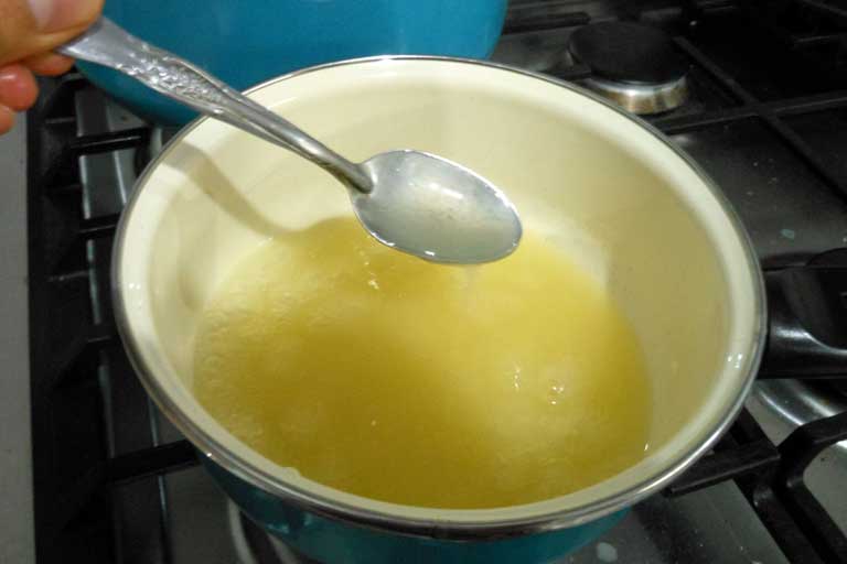 preparacion de la crema de limon sin huevo en la estufa