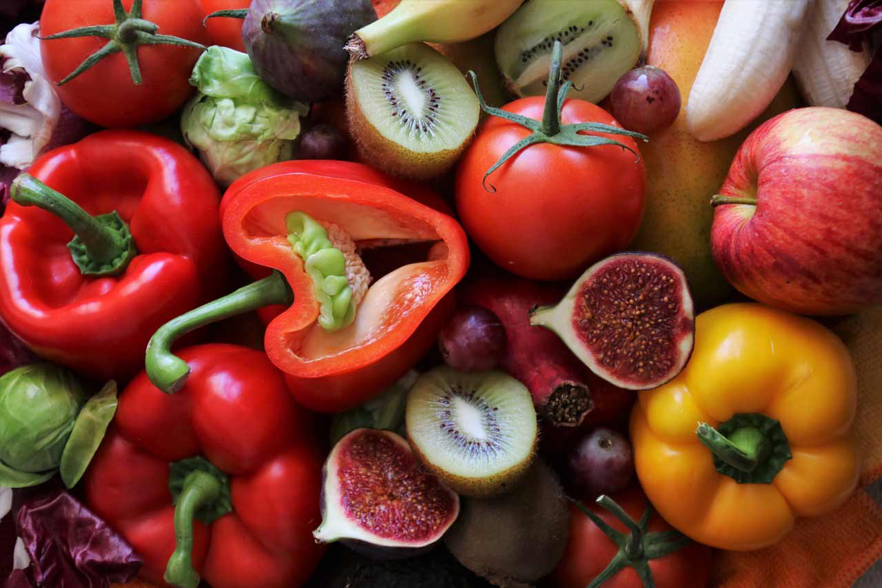 frutas y verduras consideradas nutracéuticos por su alto contenido en vitamina C, higos, kiwis, pimientos, ciruelas entre otros